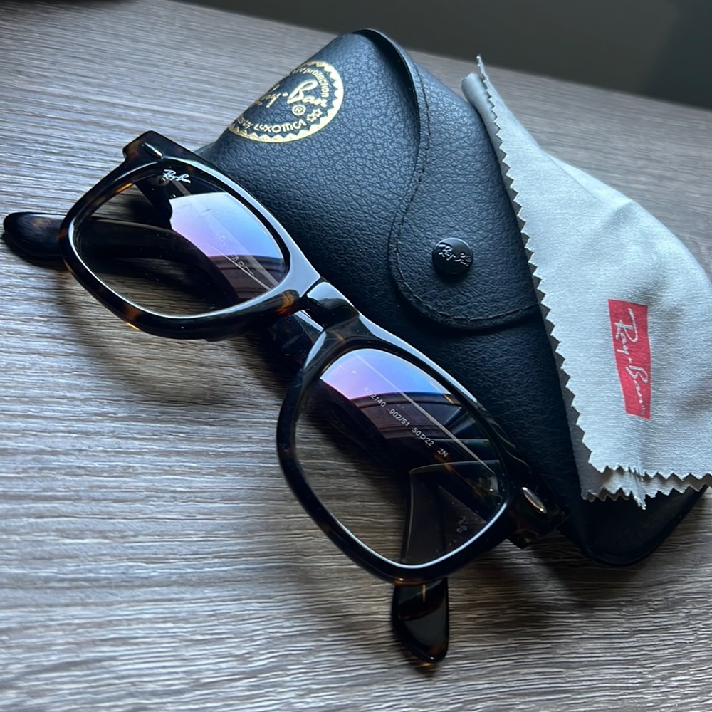 Ray-Ban